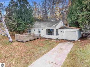 7217 Prospect Ave, Beulah, MI 49617