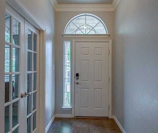 5th image of 1109 Southlake Dr