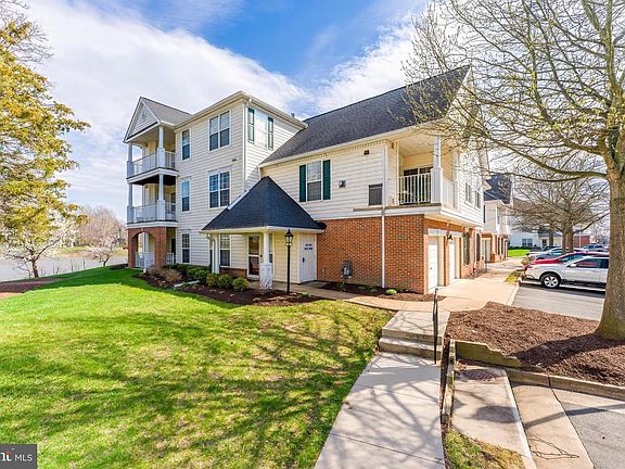 2nd image of 43114 Watercrest Sq #200