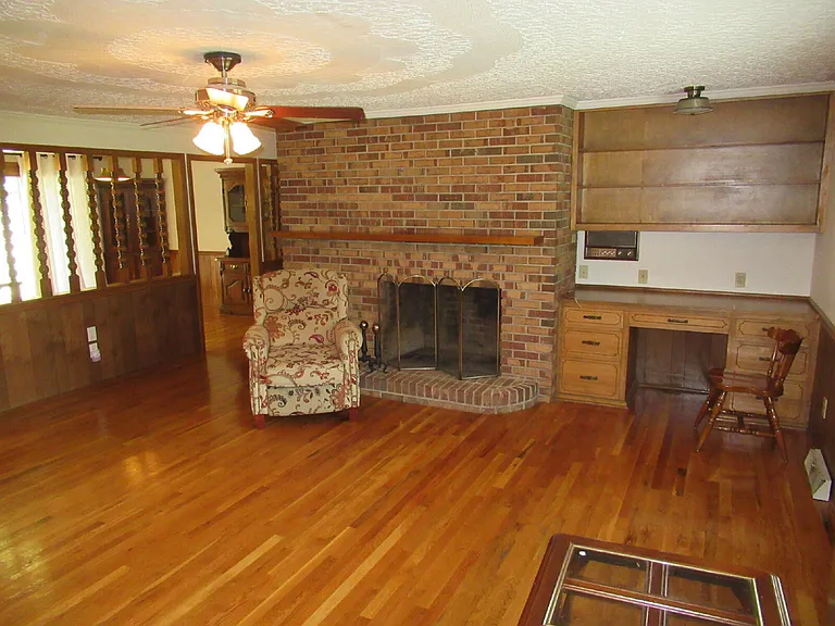 1357 Beal Rd — Photo 4
