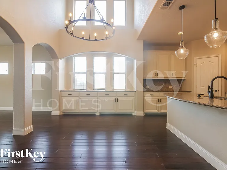 1301 Lucetta Ct — Photo 6
