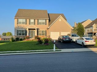 303 Orchard View Dr, Leola, PA 17540