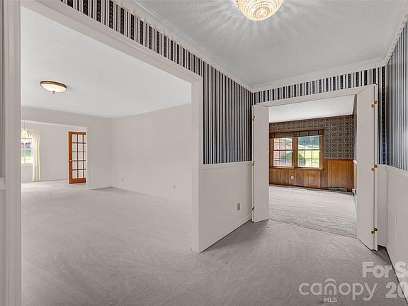 5th image of 1508 Mount Vernon Ave