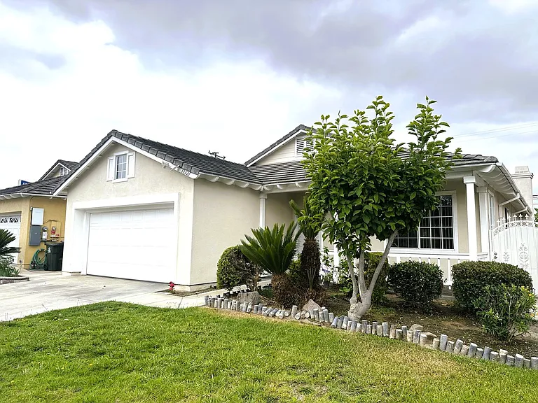 13321 Heritage Way — Photo 2