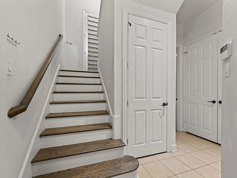 5816 La Vista Dr — Photo 7