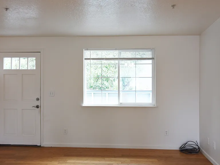 296 Mather St #6 — Photo 11