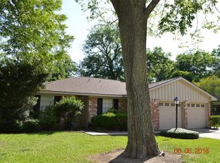 125 Dogwood St, Lake Jackson, TX 77566