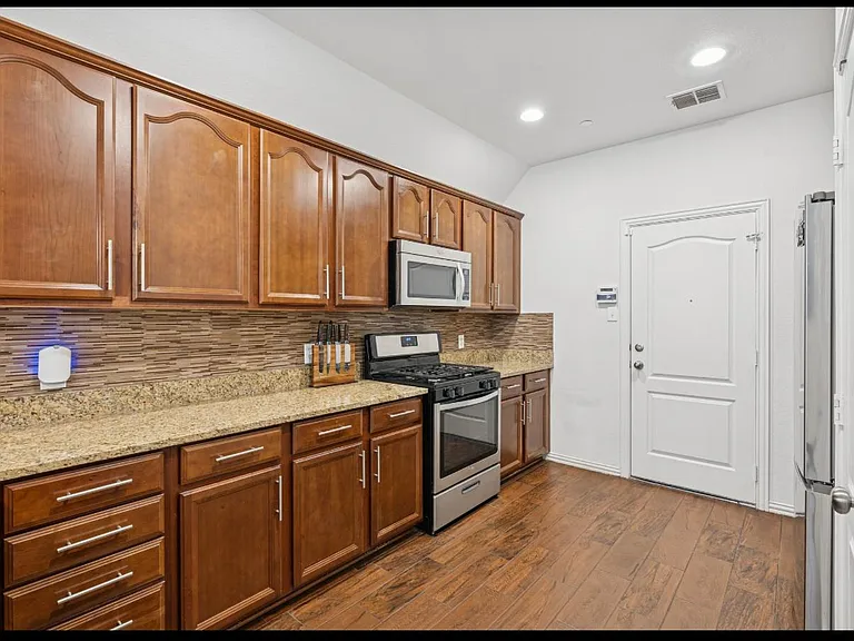 2653 Jacobson Dr — Photo 8