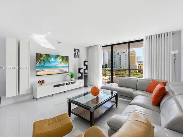 3300 NE 191st St APT 714, Aventura, FL 33180