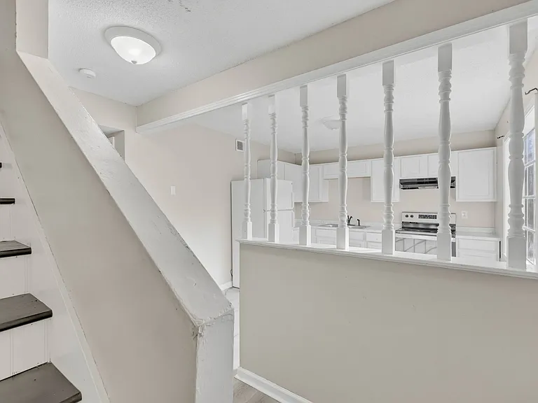 40 Carolane Drive - 4 — Photo 11