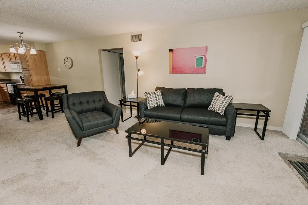 2 bed, 988 sqft, $1,975 — Photo 2