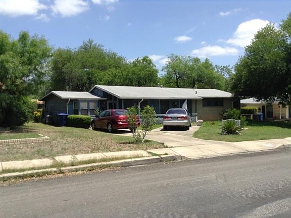 3rd image of 2507 Greencrest Dr