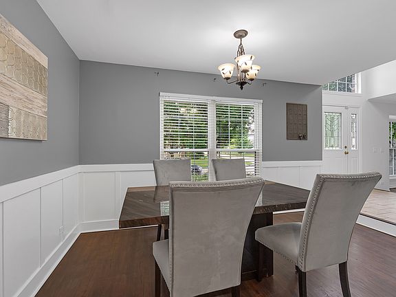 3rd image of 794 White Pine Cir