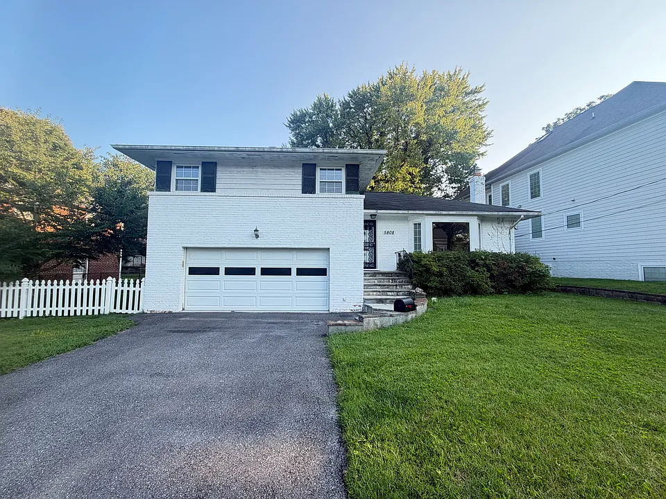 5808 Greentree Rd