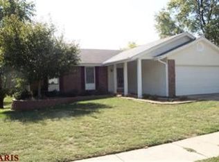 468 Tumulty Dr, Ballwin, MO 63021