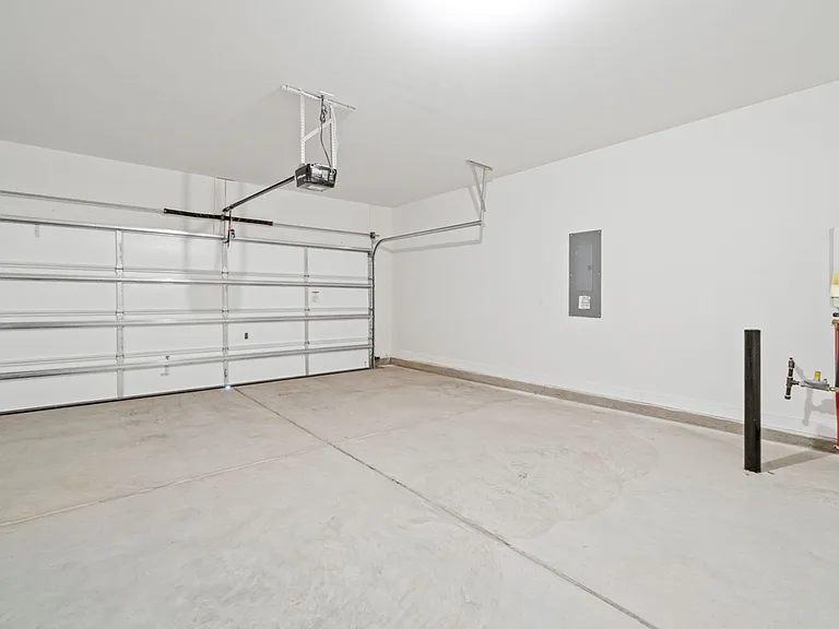 420 Preston Rd — Photo 33