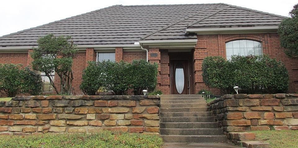1st image of 3112 Woodridge Dr