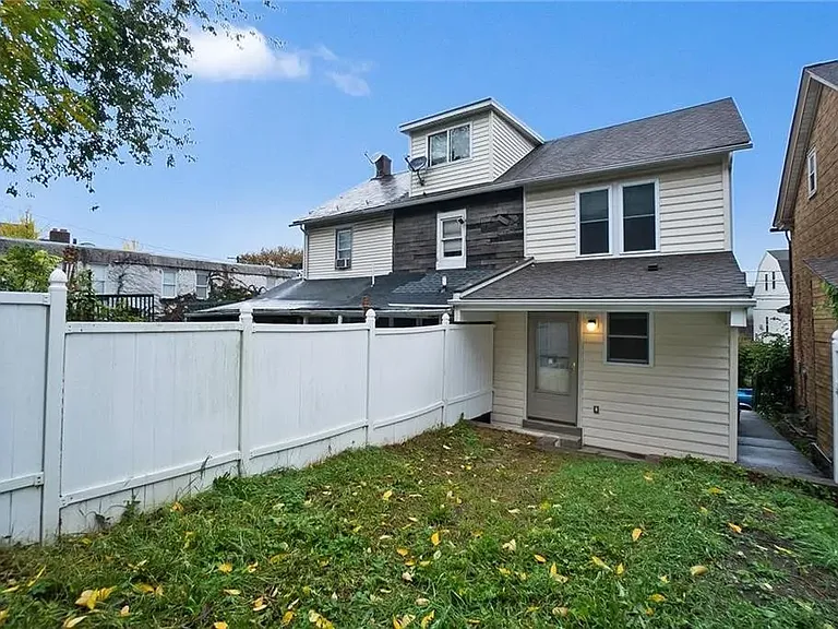 Private fenced in back yard