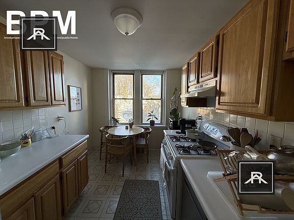 3rd image of 26 Colborne Rd #8
