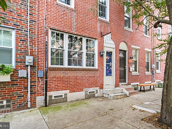 2nd image of 842 Almond St