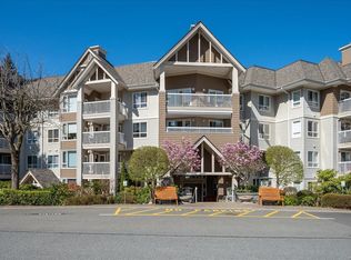 5685 Edgewater Ln #402, Nanaimo, BC V9T 6K3
