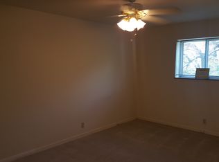 1090 Raritan Dr, Saint Louis, MO 63119