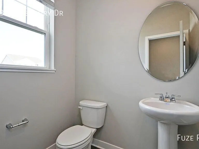 23465 Ashbury Dr — Photo 24
