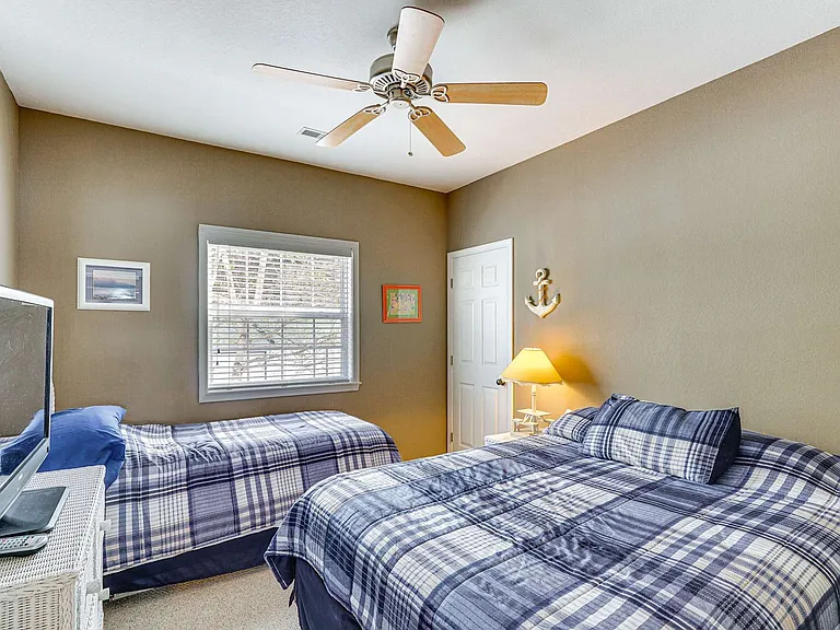 200 E Harbour Towne Dr #E203 — Photo 18