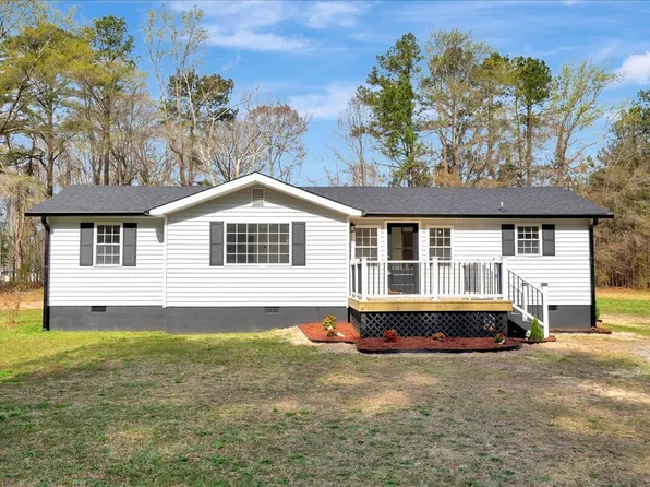 225 James Edward Dr, Roanoke Rapids, NC 27870