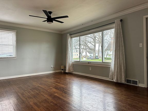 4th image of 2470 Glenside Blvd