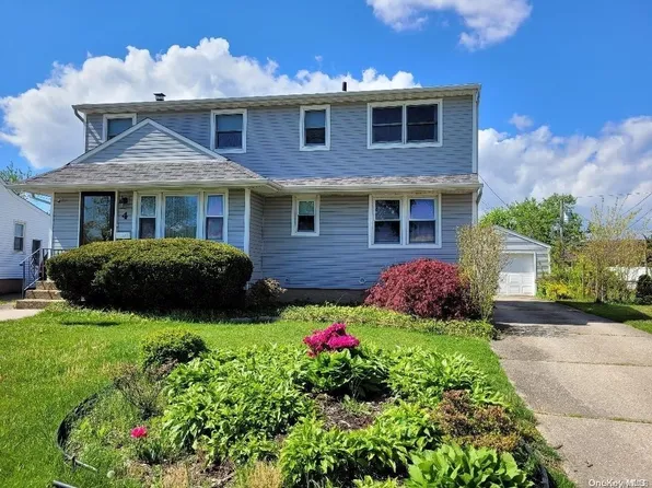 4 Crown Street, Hicksville, NY 11801