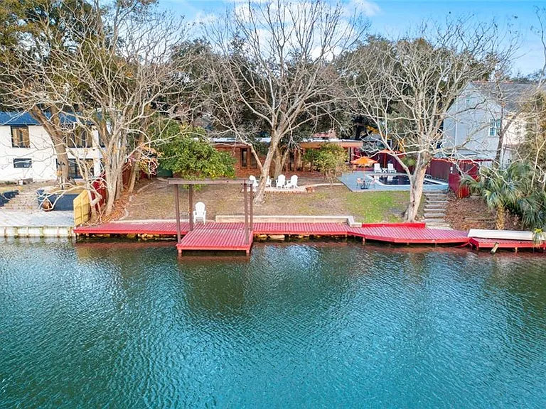 9 Park Island Dr — Photo 3