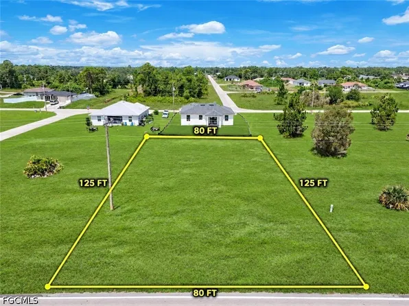 924 Columbus Blvd, Lehigh Acres, FL 33974