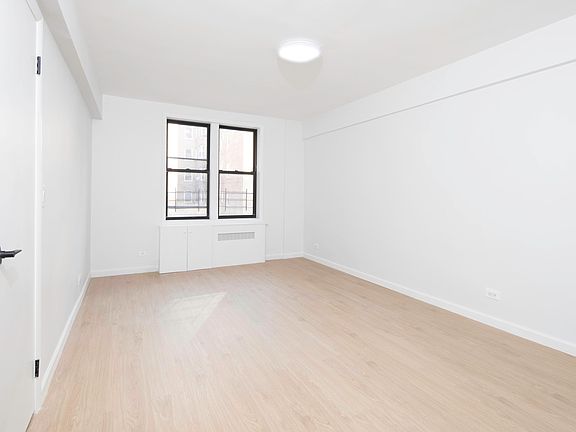4th image of 65-50 Wetherole St #1Z