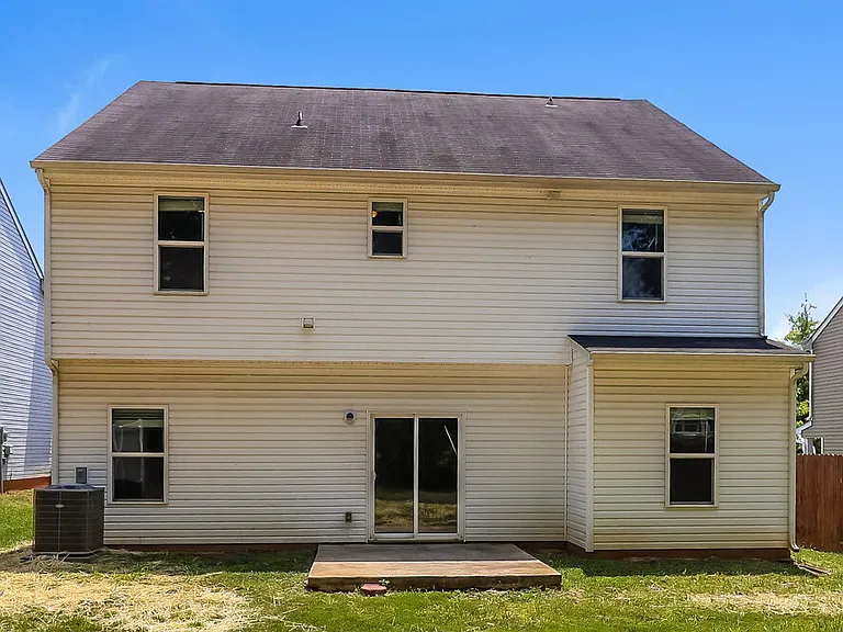 1521 Waylon Ave — Photo 17