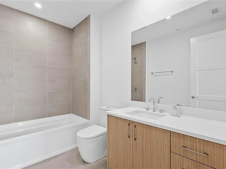 2425 Peachtree Rd NE #503 — Photo 25
