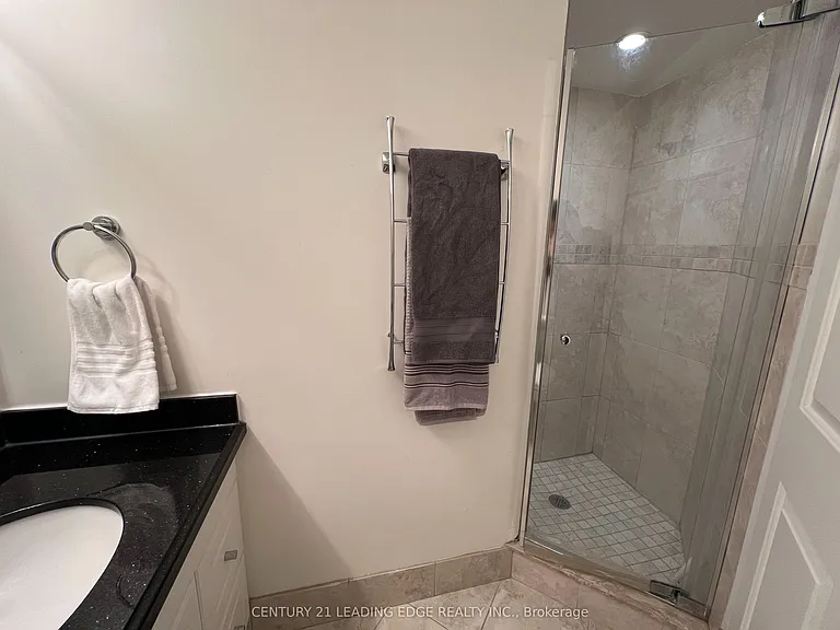 7 Carlton St #1115 — Photo 7