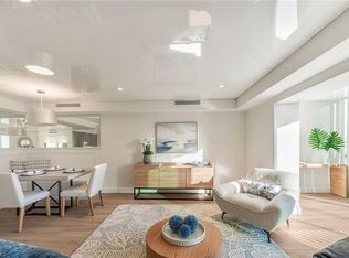 222 Harbour Dr APT 106, Naples, FL 34103