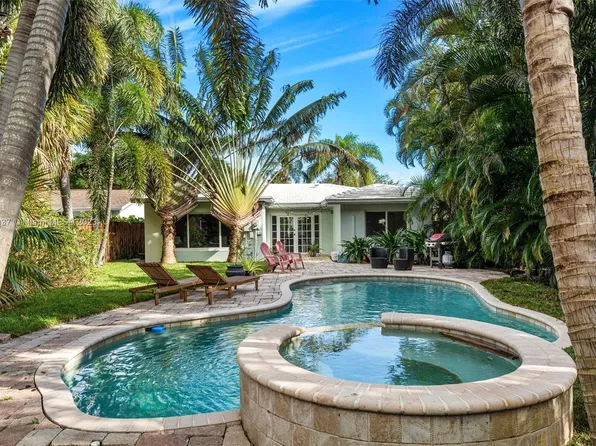 1521 S Palmway, Lake Worth, FL 33460