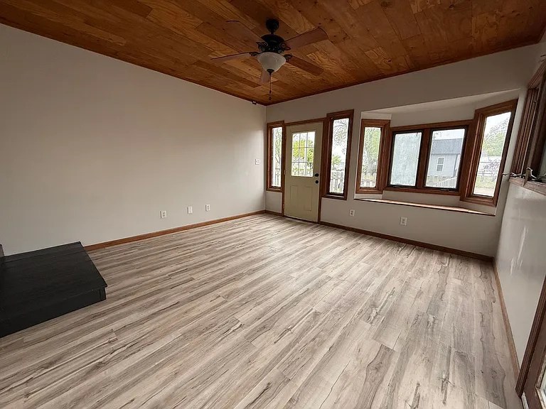 2202 D Ave — Photo 9