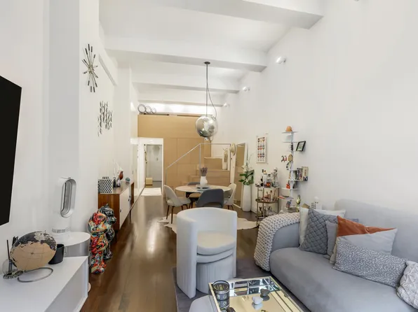 310 East 46th Street image 4 of 9