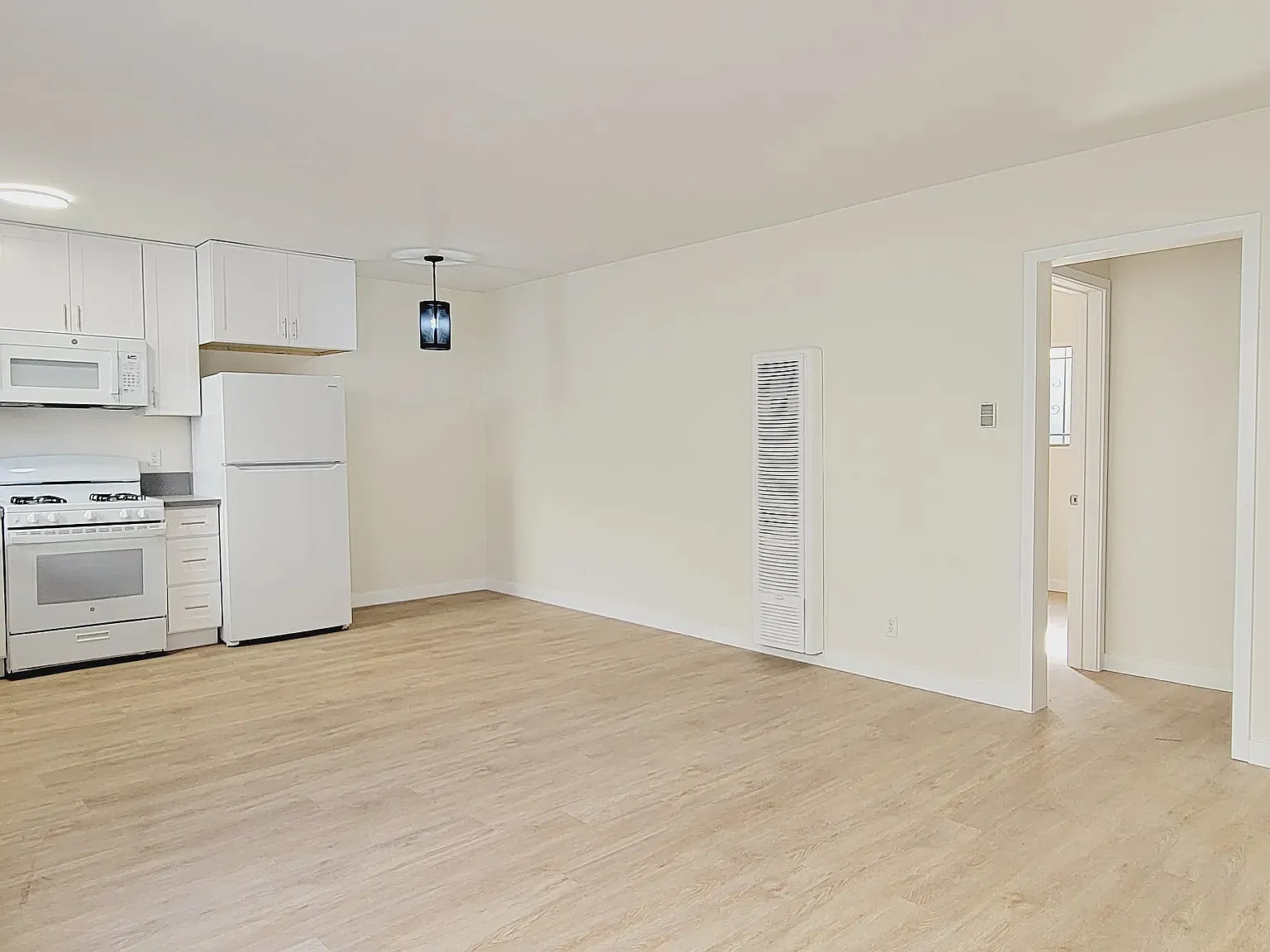 2 bed, 800 sqft, $2,950 — Photo 1