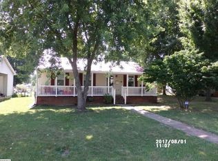406 Dinwiddie Ave, Waynesboro, VA 22980