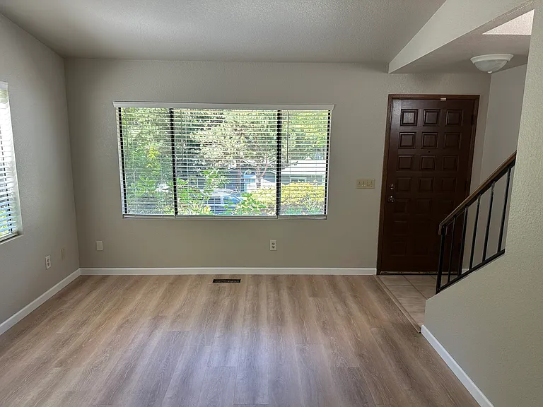 806 55th Pl SW #B — Photo 3