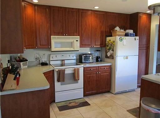 5th image of 518 E Whitney Dr