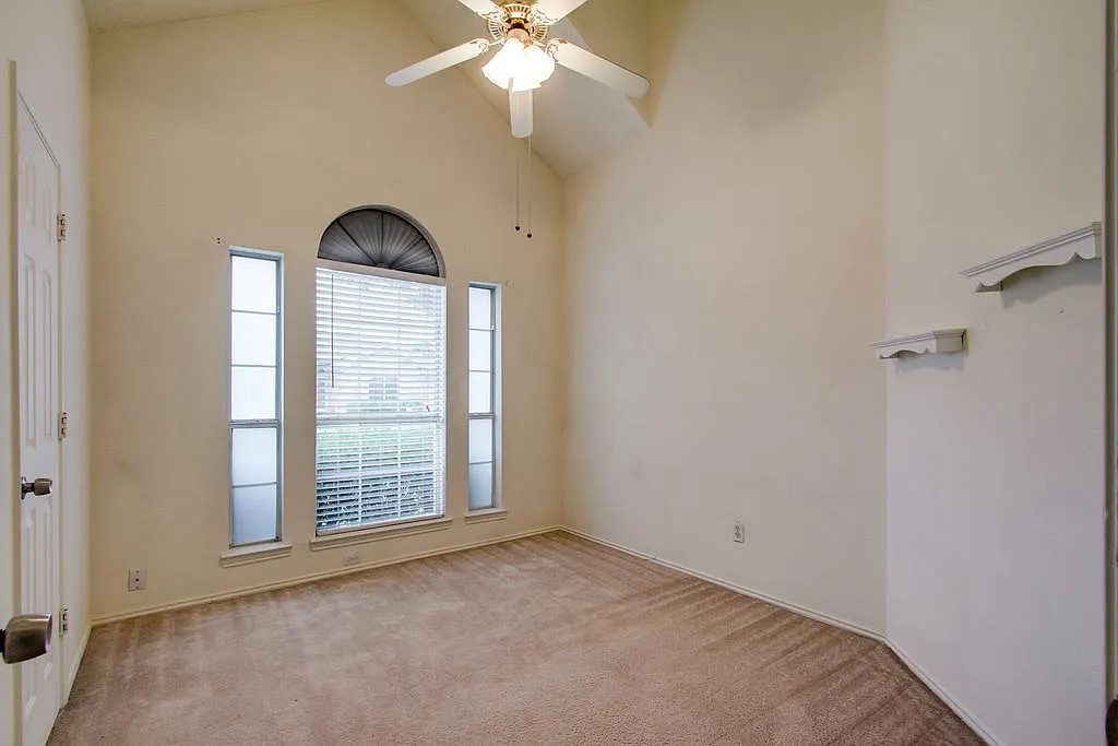 3 bed, 1348 sqft, $2,250 — Photo 3
