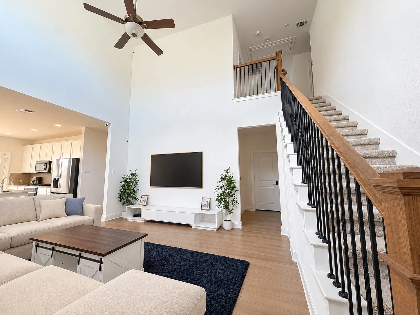 3 bed, 2.5 bath, 1645 sqft, $2,150 — Photo 4