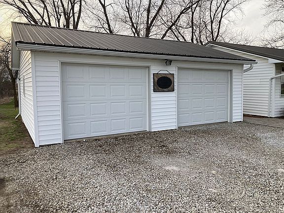 3rd image of 1962 255th St