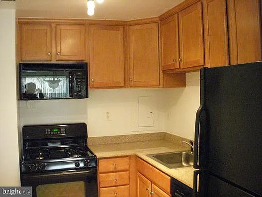 10570 Main St #317 — Photo 4