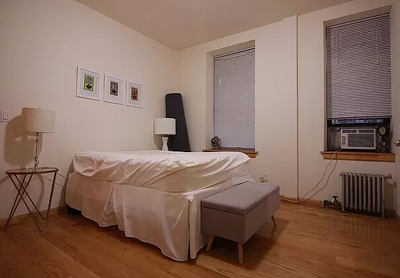 5th image of 208 E 6th St APT 1